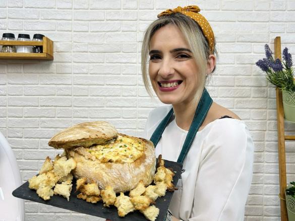 Pão recheado com alheira