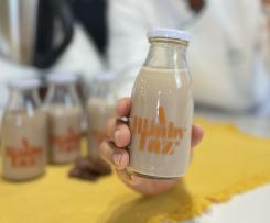 Leite com chocolate tipo “Ucal”