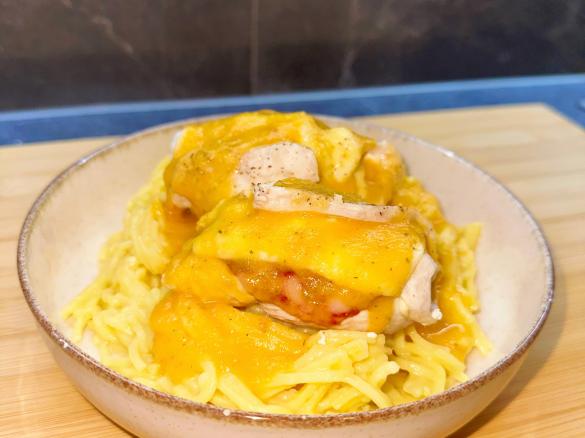 Enroladinhos de queijo e chourição