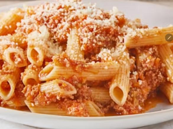 Salada de Endívias, Massa Penne e Mousse de Chocolate Vegan