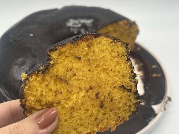 Bolo de cenoura e laranja vegan